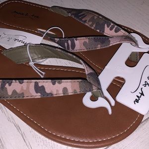 Anna & Ava Flip Flops